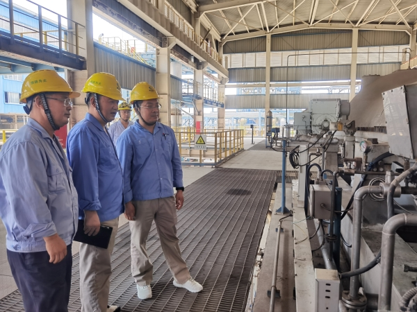 9月8日，公司機(jī)組透平電驅(qū)改造項(xiàng)目小區(qū)赴蒲城清潔能源化工有限責(zé)任公司進(jìn)行對(duì)標(biāo)交流2.jpg