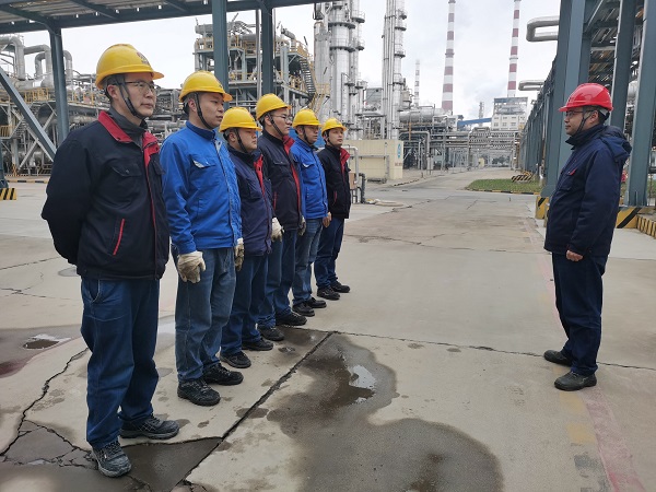 2月2日，尿素車間化工一班開展液氨應(yīng)急演練.jpg