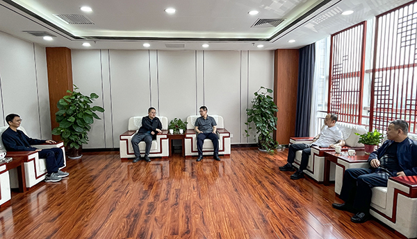 4月17日，彬州公司副總經(jīng)理張安平帶隊前往運(yùn)銷彬長分公司座談.jpg